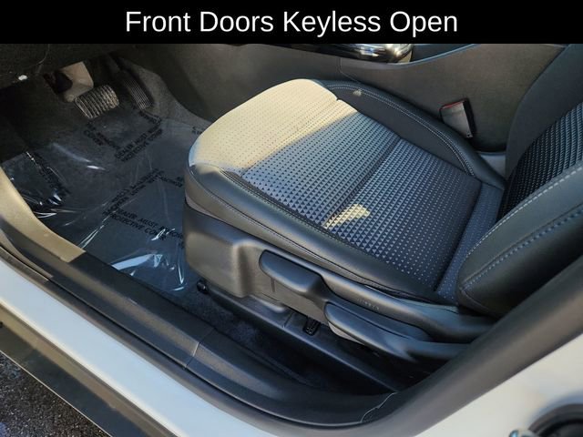 Used 2025 Chevrolet Trax LT w/ LT Convenience Package image 20