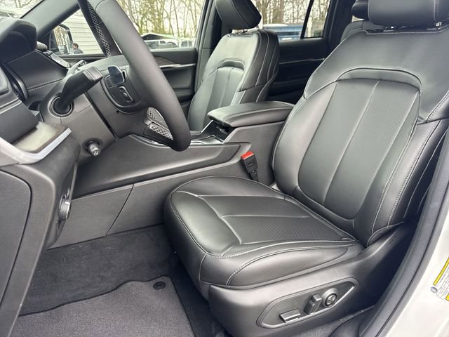 New 2026 Jeep Grand Cherokee Limited w/ Luxury Tech Group II image 23