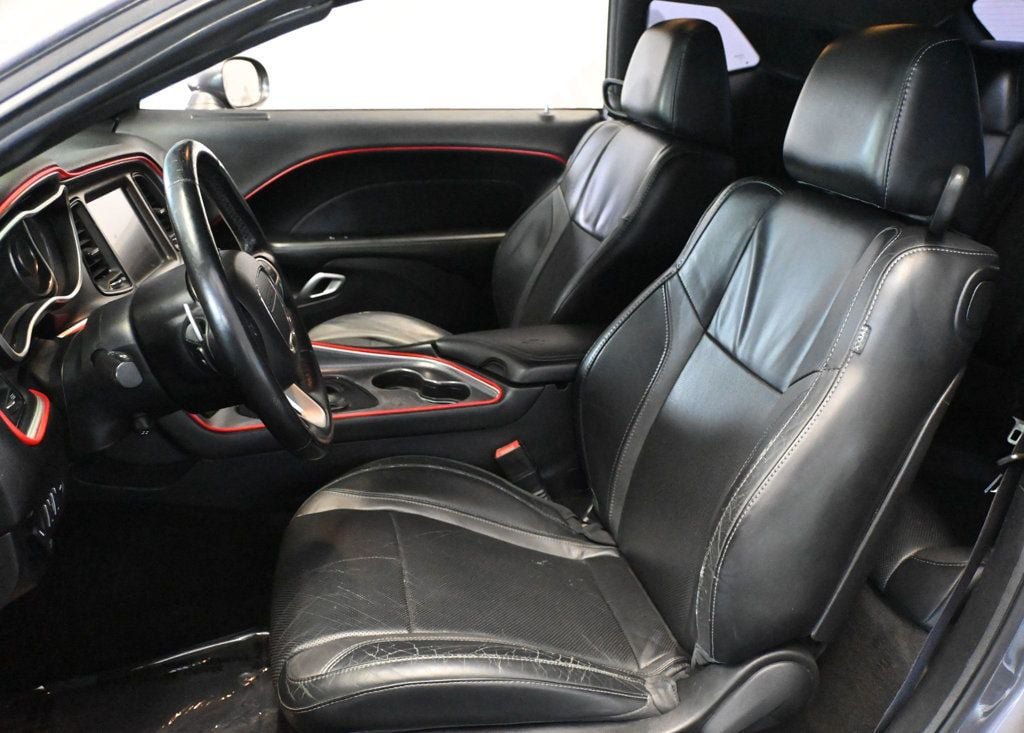 Used 2015 Dodge Challenger R/T Plus RWD image 13