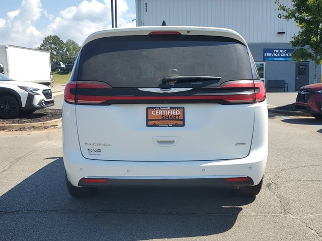 Used 2024 Chrysler Pacifica Touring-L AWD/4WD image 5