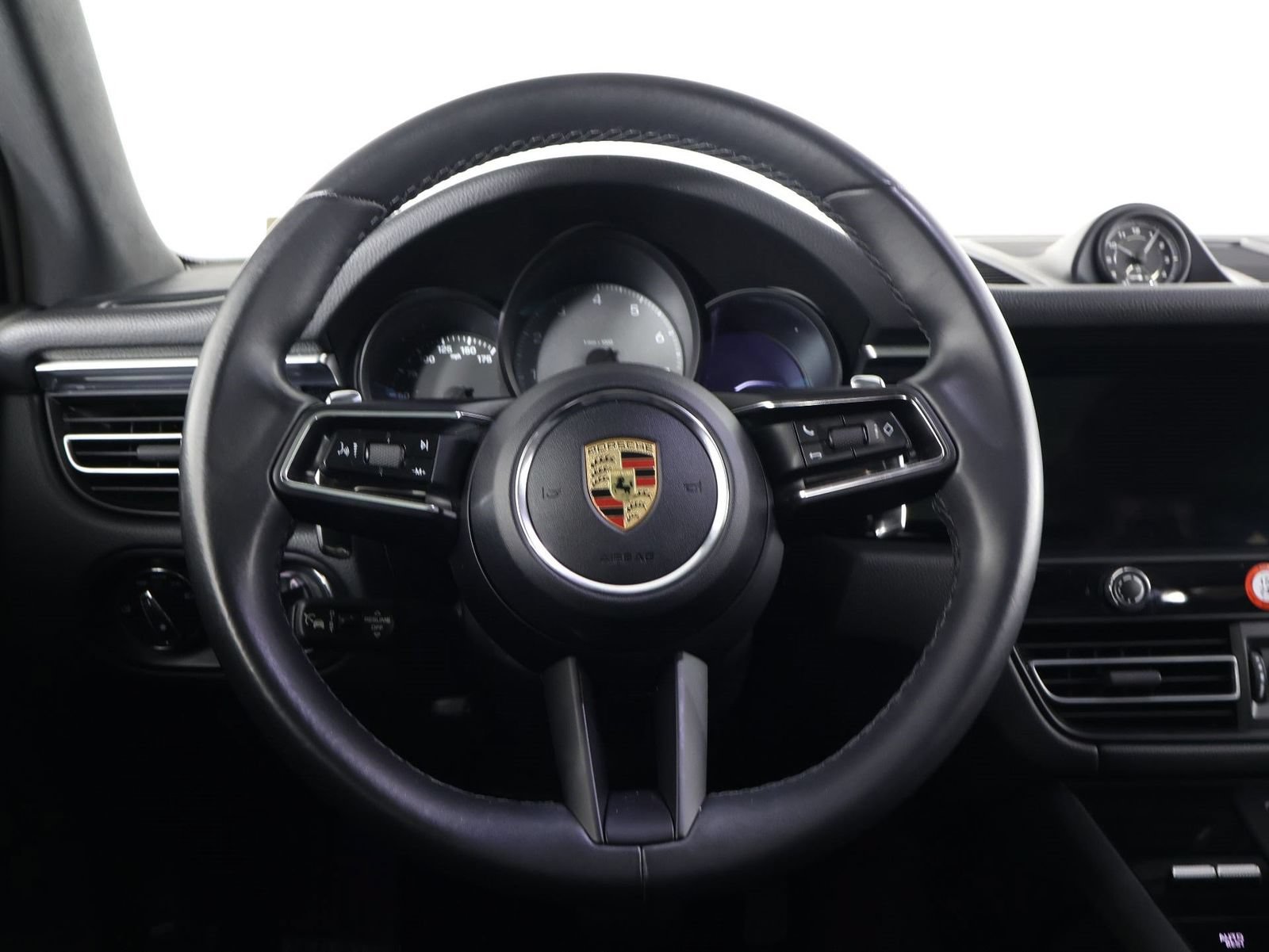 Certified 2023 Porsche Macan S AWD/4WD image 12
