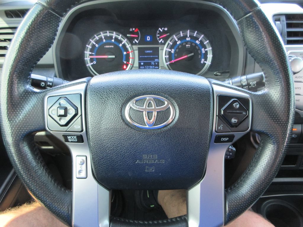 Used 2018 Toyota 4Runner SR5 AWD/4WD image 24