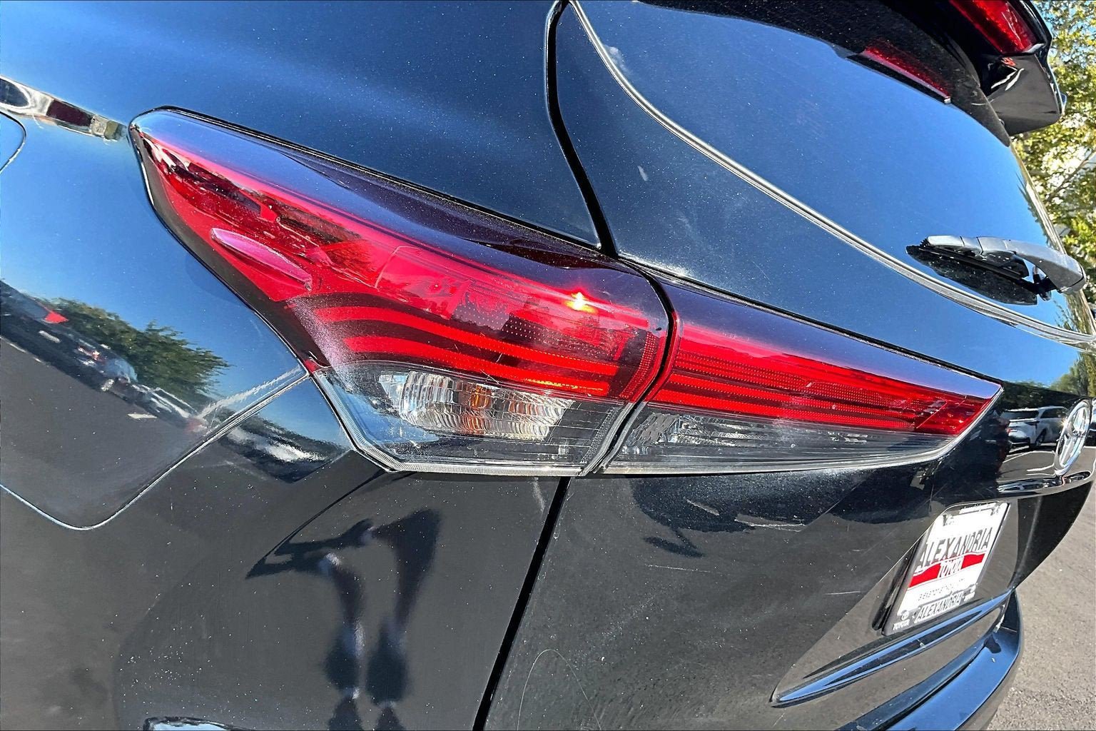 Used 2021 Toyota Highlander L AWD/4WD image 27