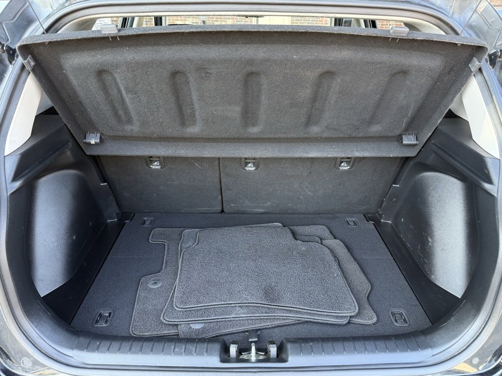 Used 2022 Hyundai Venue SE image 17