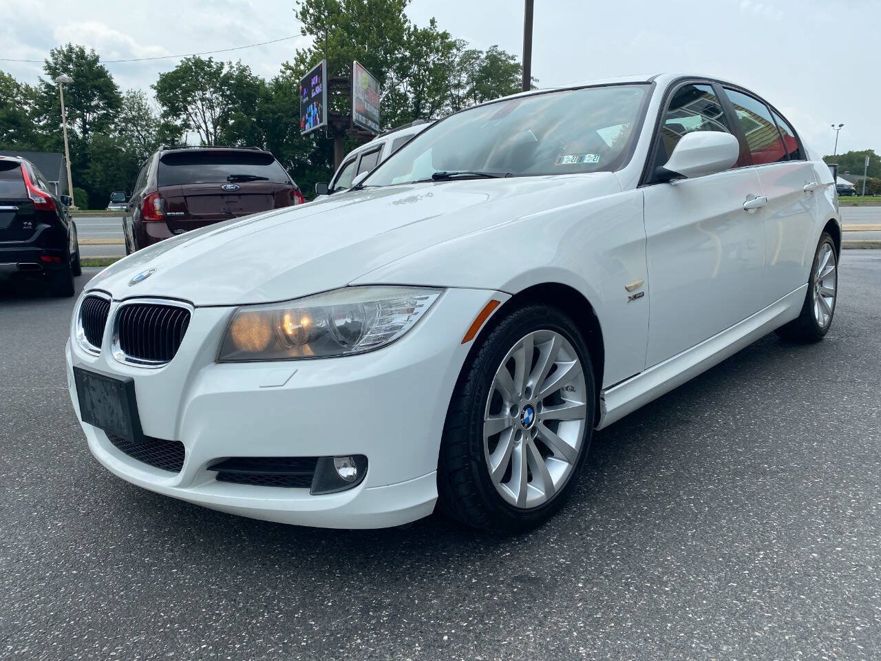 Used 2011 BMW 328i xDrive Sedan w/ Premium Pkg 2 AWD/4WD image 7