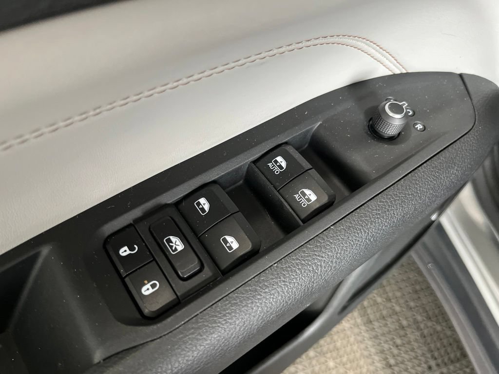 Used 2023 Jeep Compass Limited AWD/4WD image 4