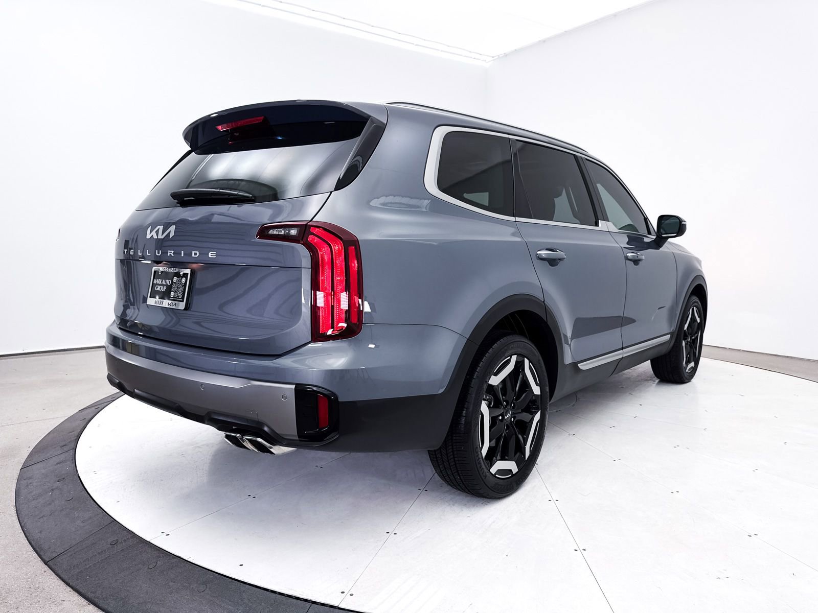 Used 2025 Kia Telluride S image 20