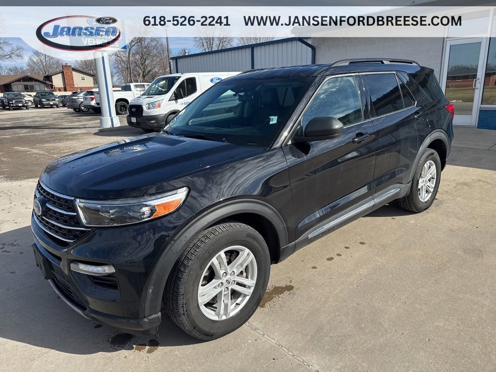 Used 2023 Ford Explorer XLT w/ Equipment Group 202A AWD/4WD image 3