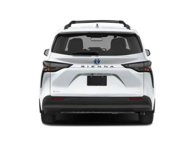 Used 2025 Toyota Sienna XLE image 5