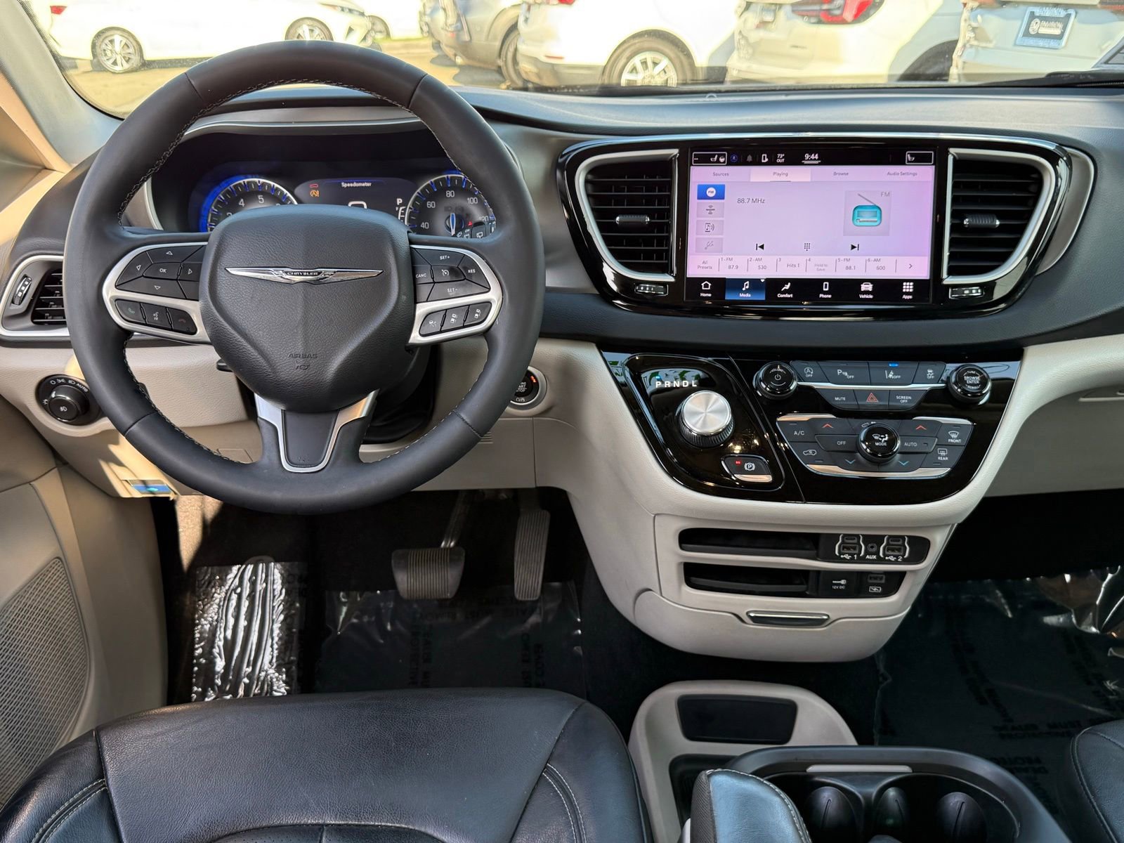 Used 2022 Chrysler Pacifica Touring-L FWD image 37