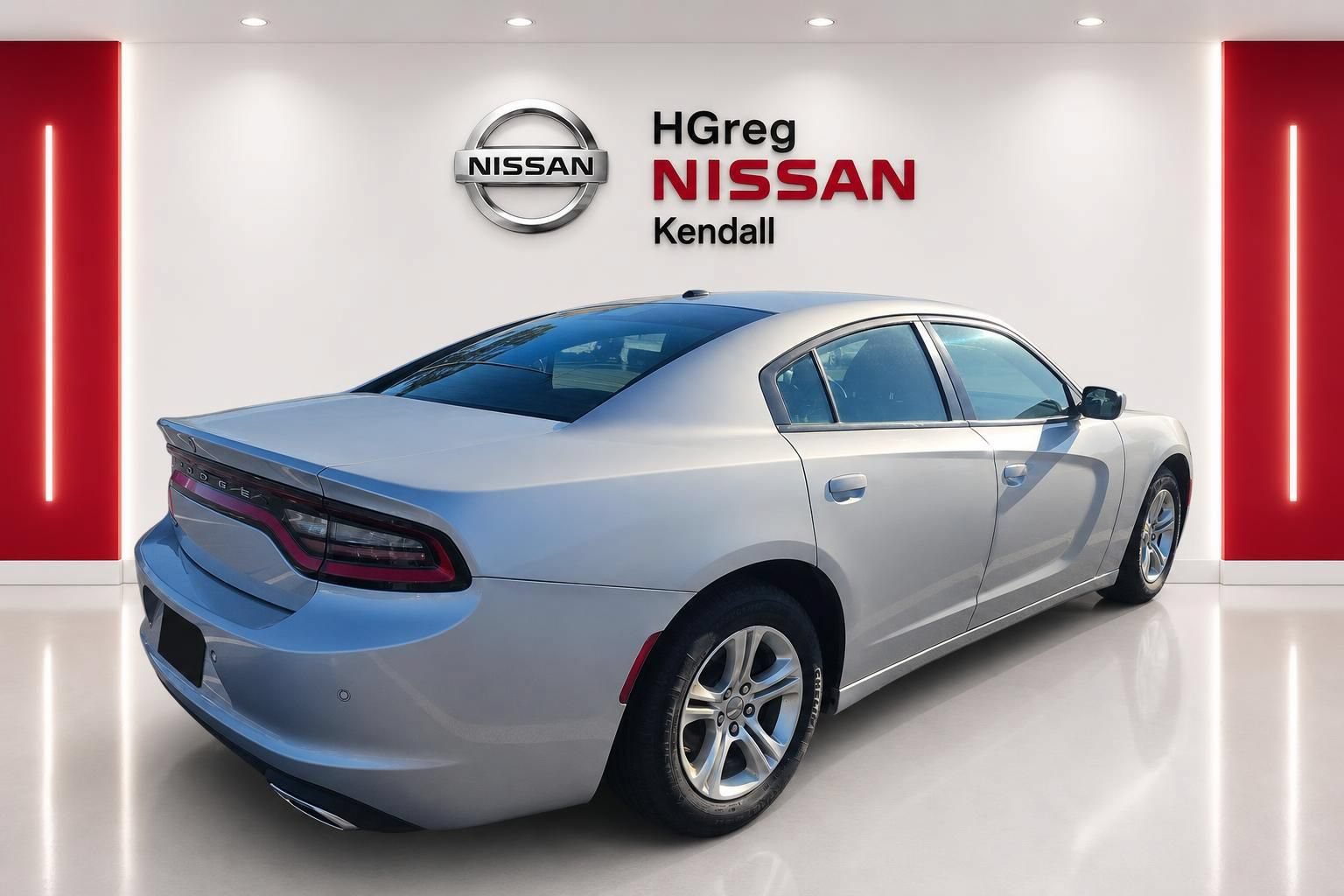 Used 2022 Dodge Charger SXT RWD image 4