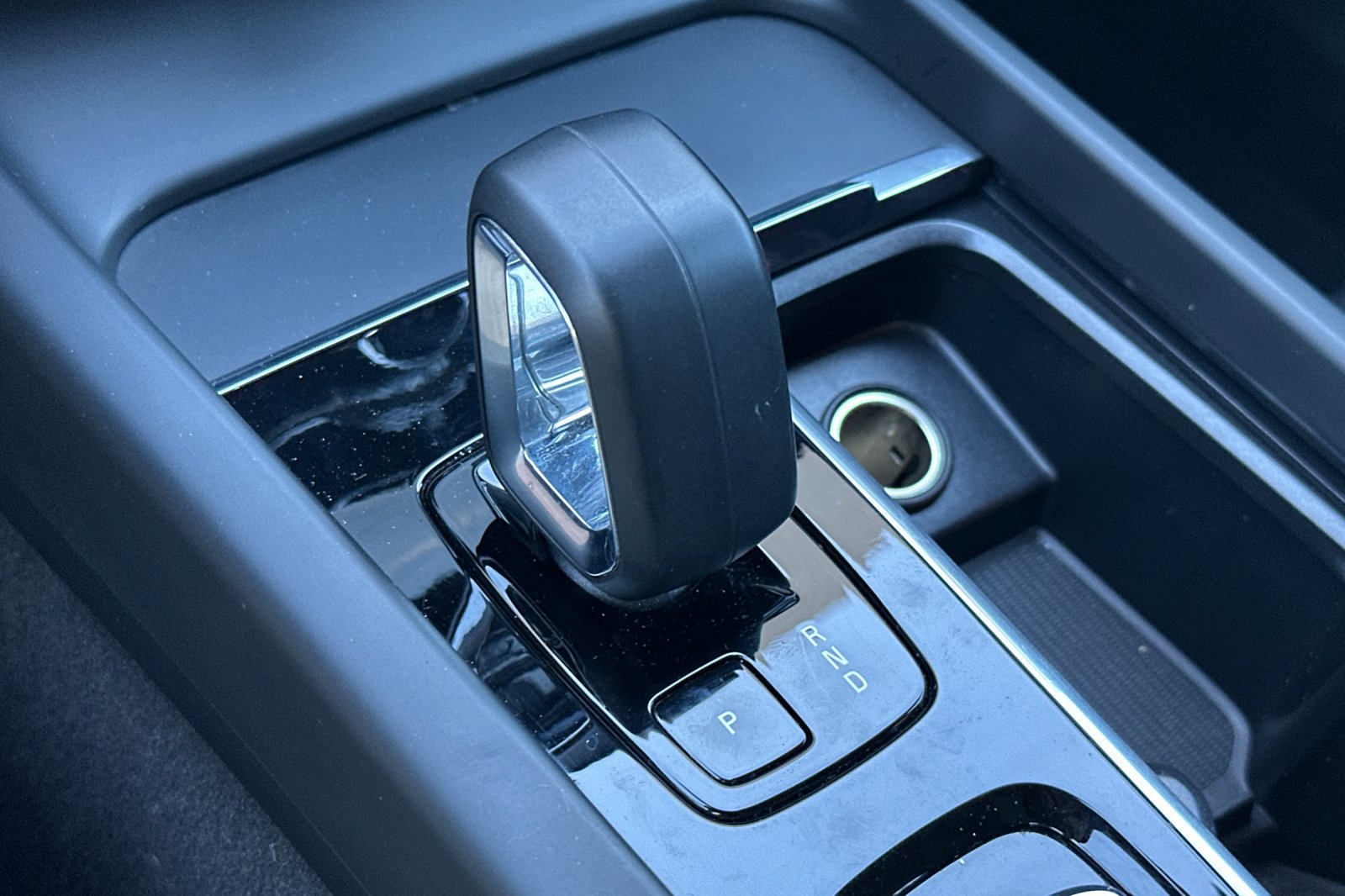 Certified 2025 Volvo XC60 B5 Core image 26