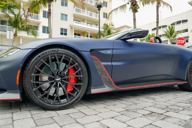Used 2023 Aston Martin V12 Vantage Roadster RWD image 12