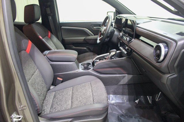 Used 2024 Chevrolet Colorado Z71 w/ LPO, Dark Essentials Package image 17