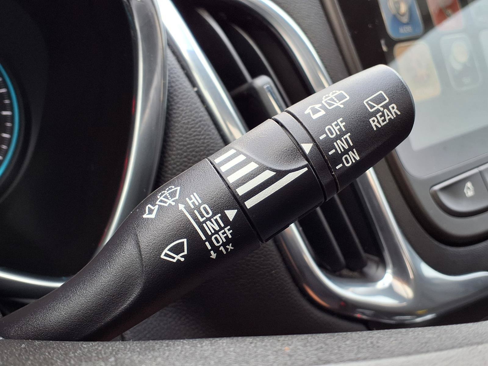 Used 2018 Chevrolet Equinox LT w/ Sun & Infotainment Package FWD image 19