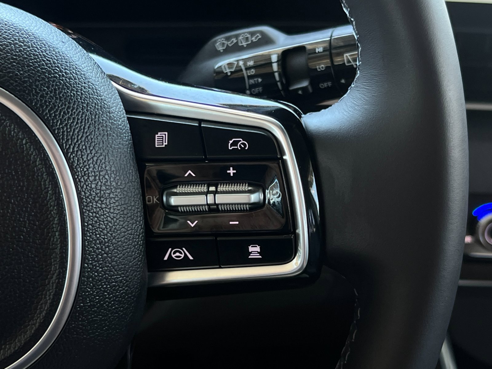 New 2026 Kia Carnival EX image 29