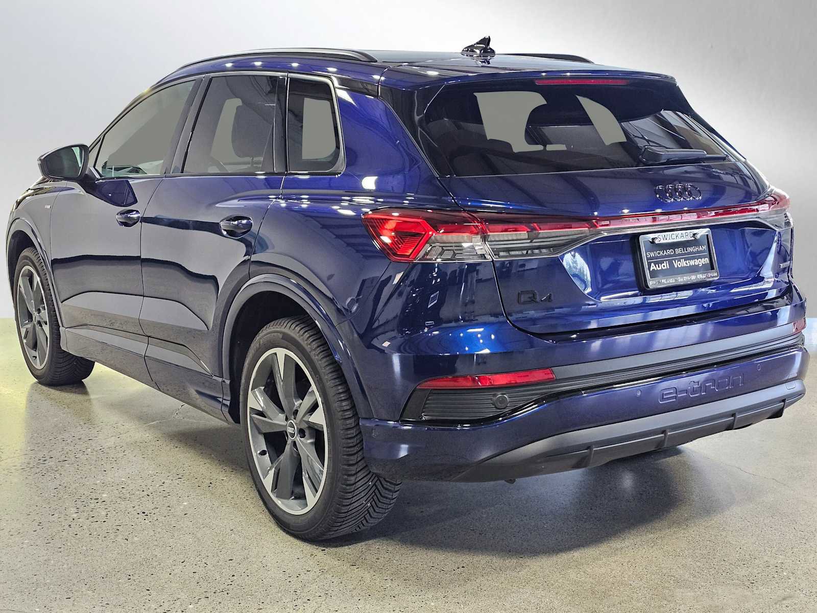 Used 2023 Audi Q4 e-tron Premium Plus w/ Premium Plus image 5