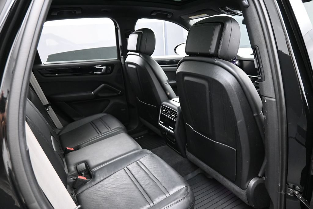 Certified 2023 Porsche Cayenne S Platinum AWD/4WD image 27