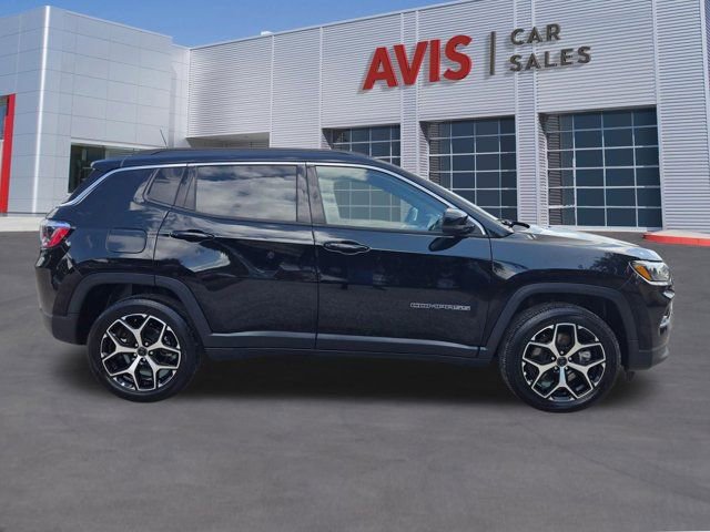 Used 2025 Jeep Compass Limited image 5