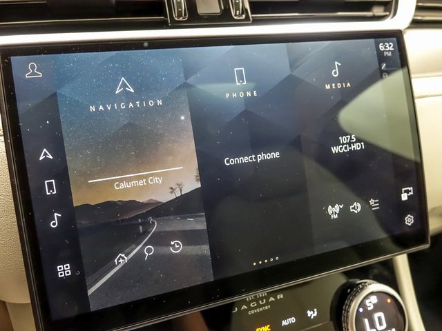 Used 2025 Jaguar F-PACE R-Dynamic S image 19