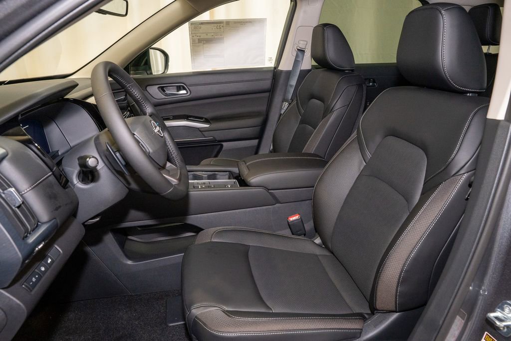 New 2026 Nissan Pathfinder SL image 15