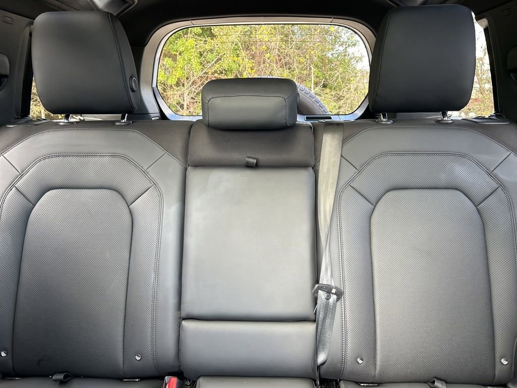 Used 2025 Land Rover Defender 110 S image 13