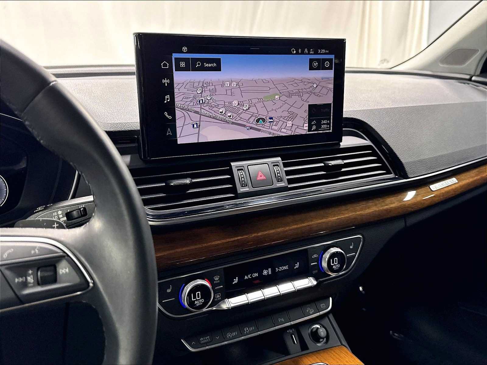 Used 2023 Audi Q5 2.0T Premium Plus w/ Premium Plus Package AWD/4WD image 19