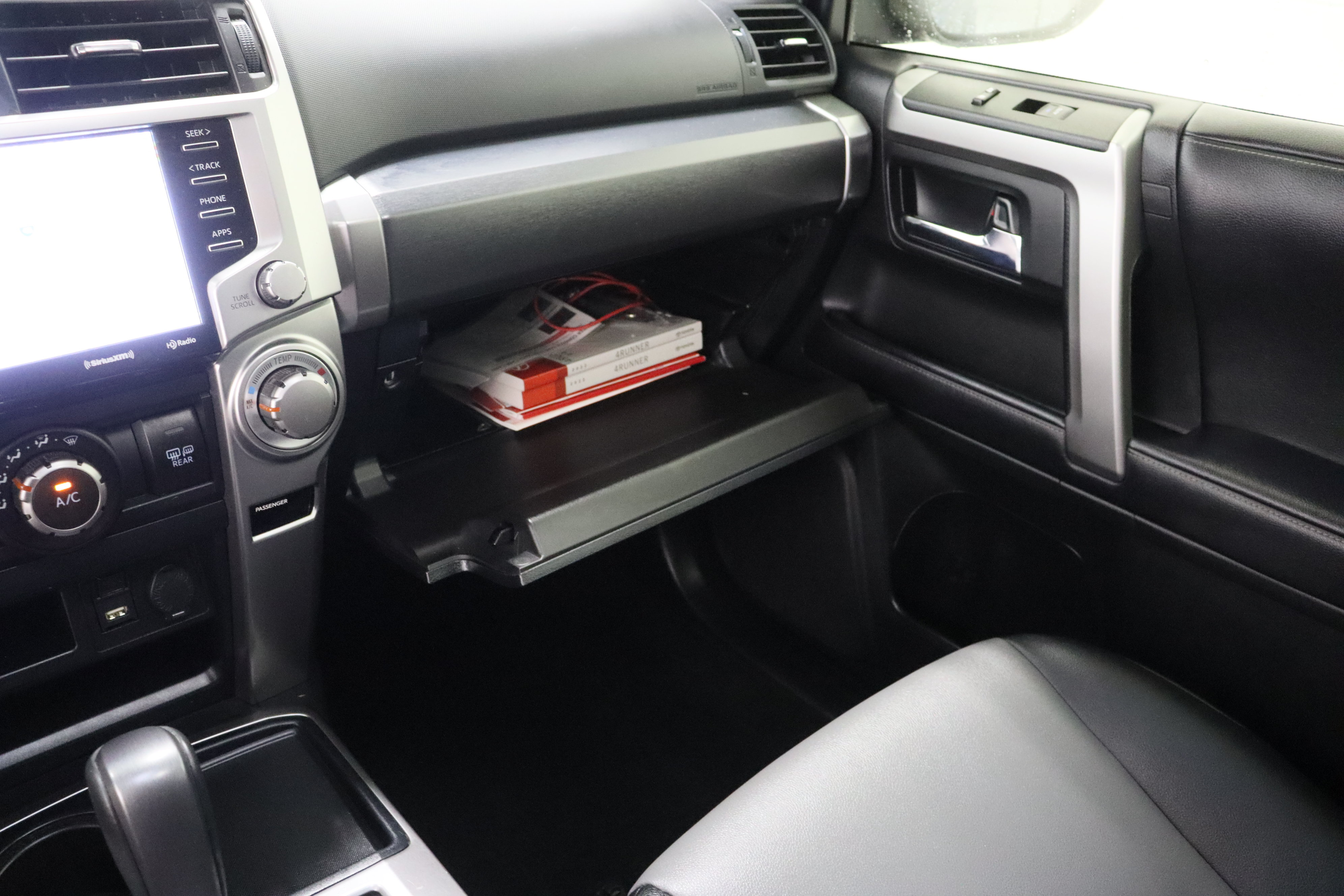 Used 2022 Toyota 4Runner SR5 Premium w/ Moonroof Package RWD image 25