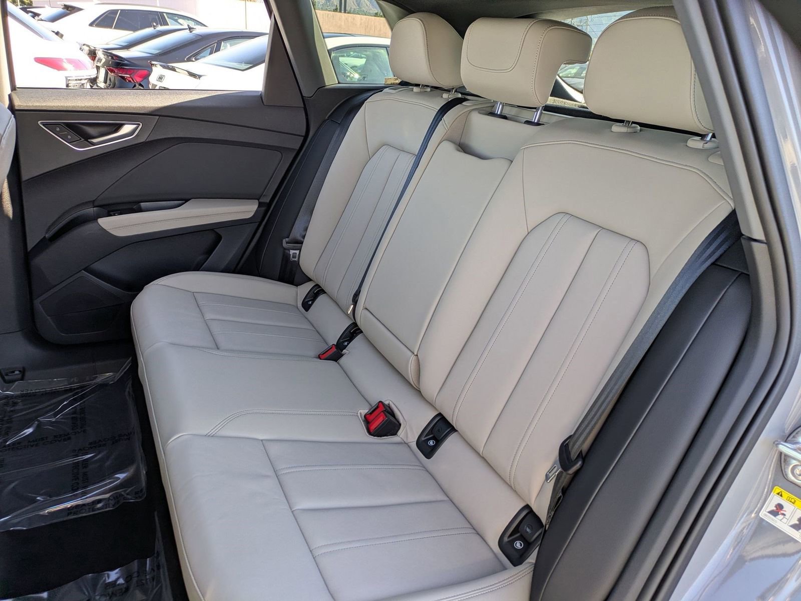 Used 2025 Audi Q4 e-tron Premium w/ Convenience Package AWD/4WD image 31