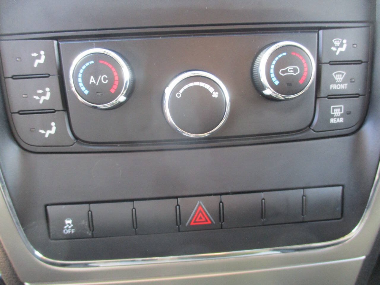 Used 2012 Jeep Grand Cherokee Laredo AWD/4WD image 16