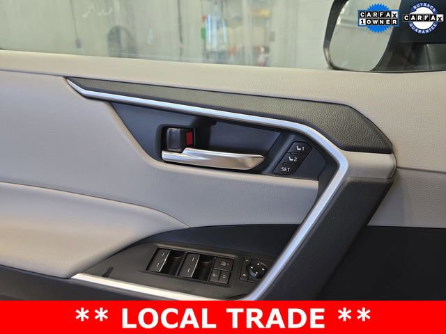 Used 2021 Toyota RAV4 XLE Premium image 12
