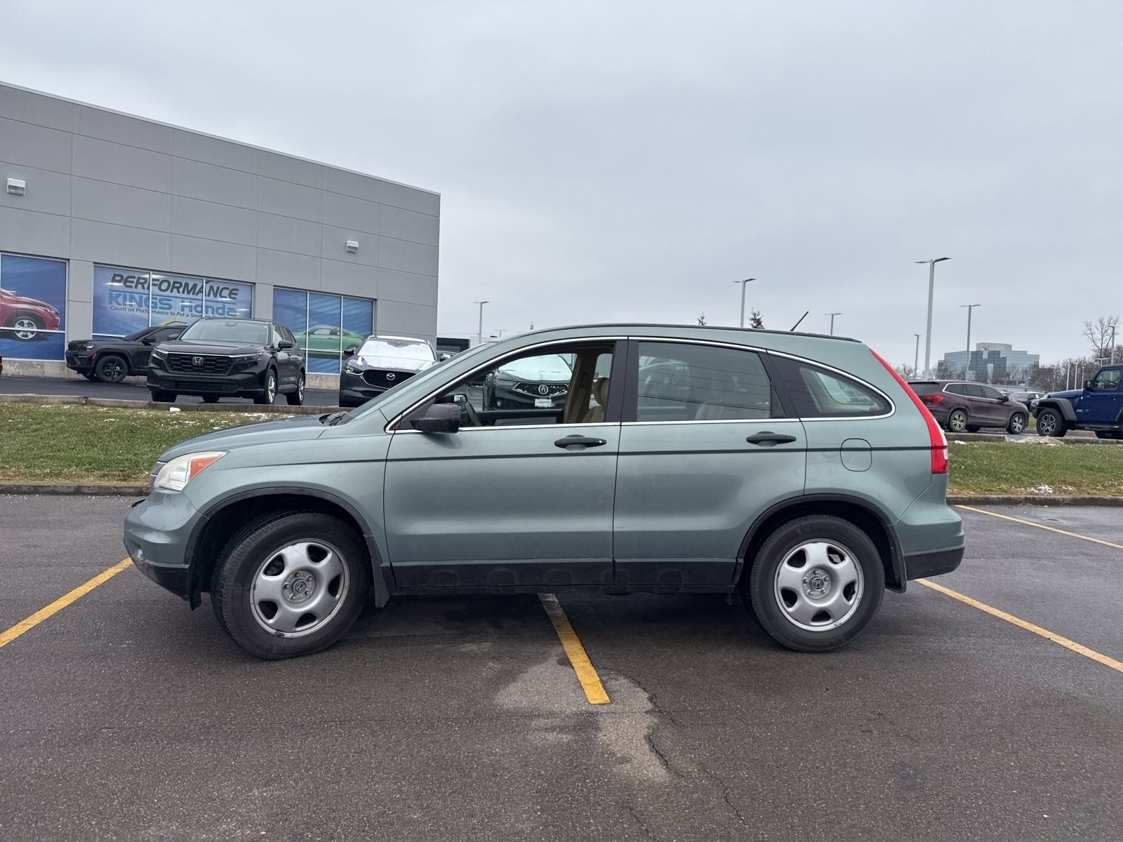 Used 2011 Honda CR-V LX image 4