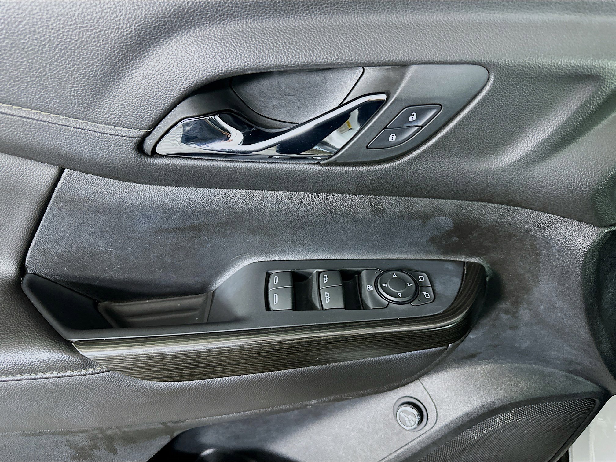 Used 2023 GMC Acadia SLT image 15