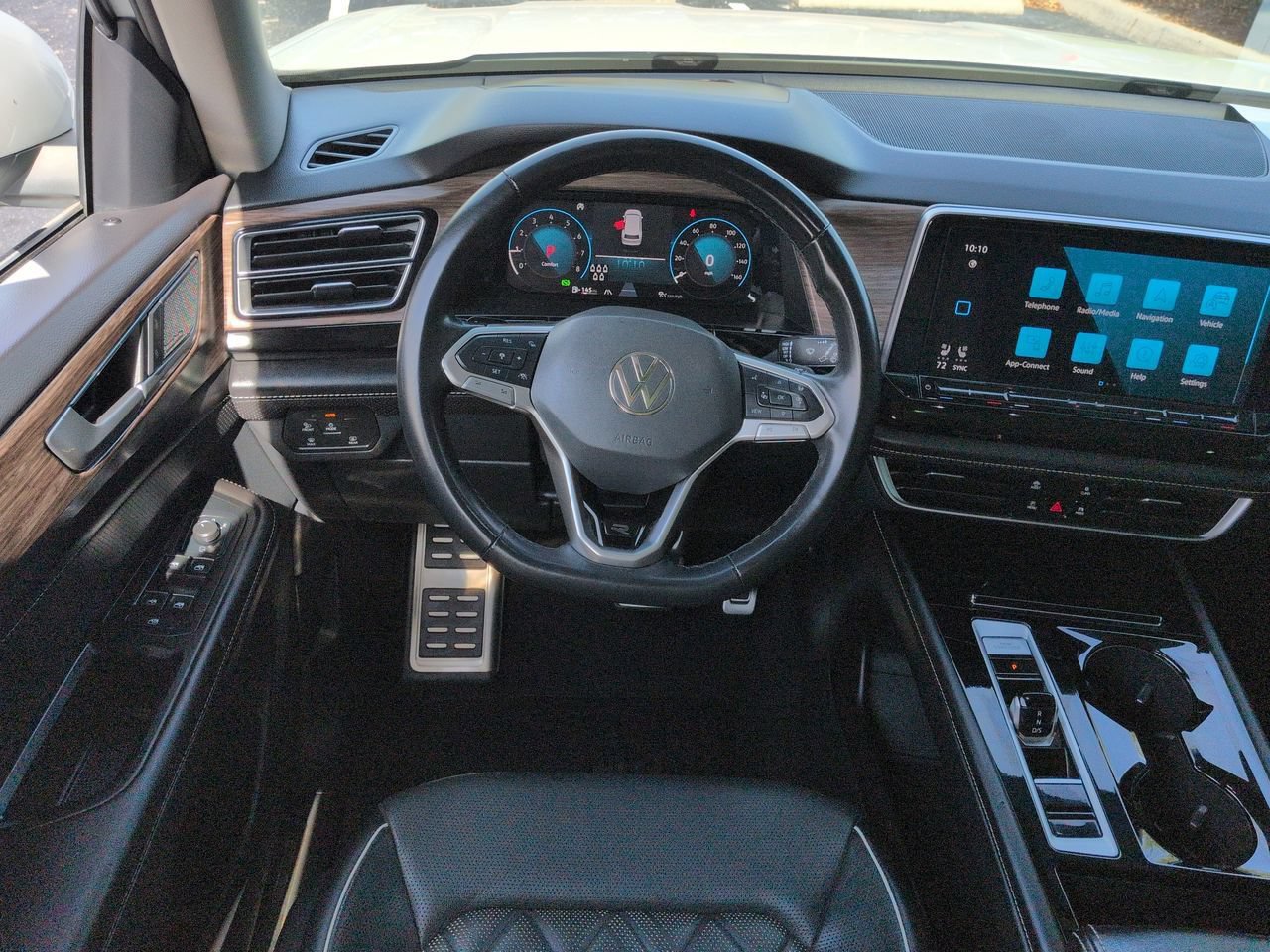 Used 2024 Volkswagen Atlas SEL Premium R-Line AWD/4WD image 16