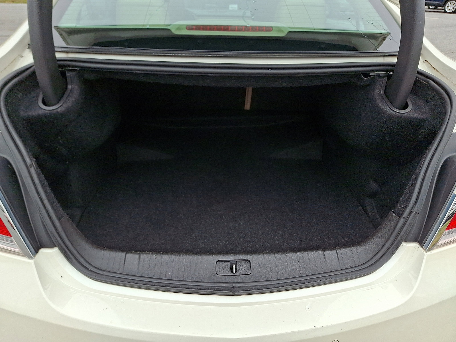 Used 2013 Buick LaCrosse Leather image 28