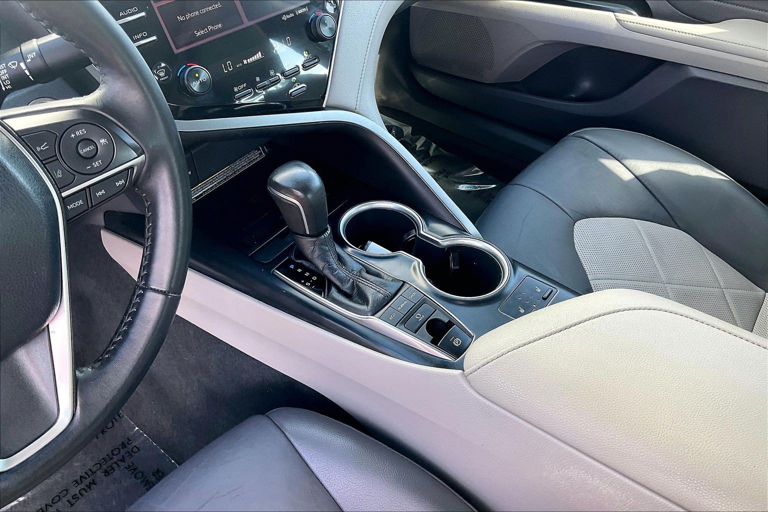 Used 2018 Toyota Camry XLE FWD image 22