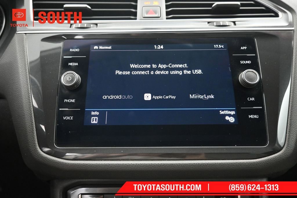 Used 2019 Volkswagen Tiguan SE AWD/4WD image 17