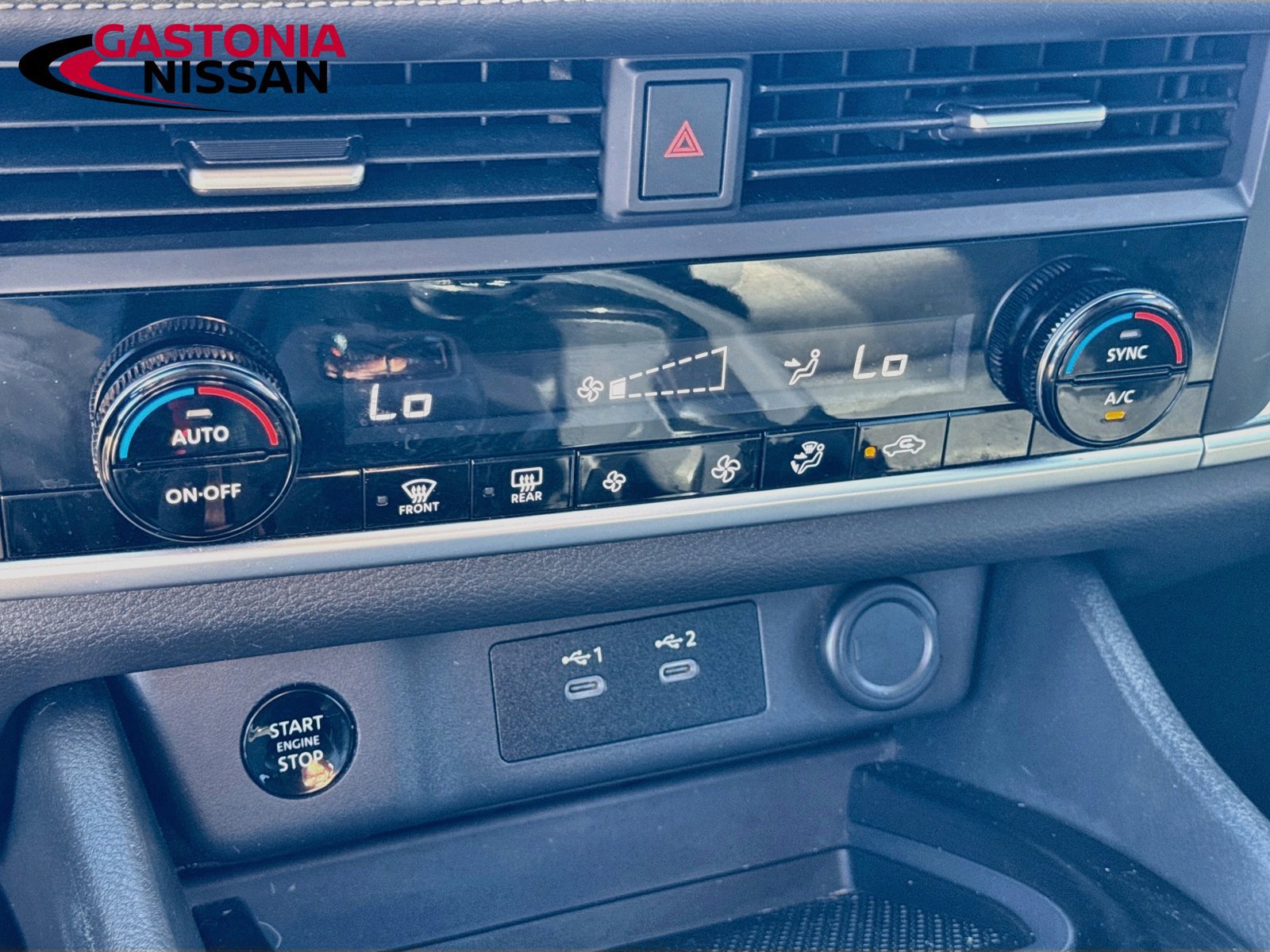 Used 2025 Nissan Rogue SV AWD/4WD image 19
