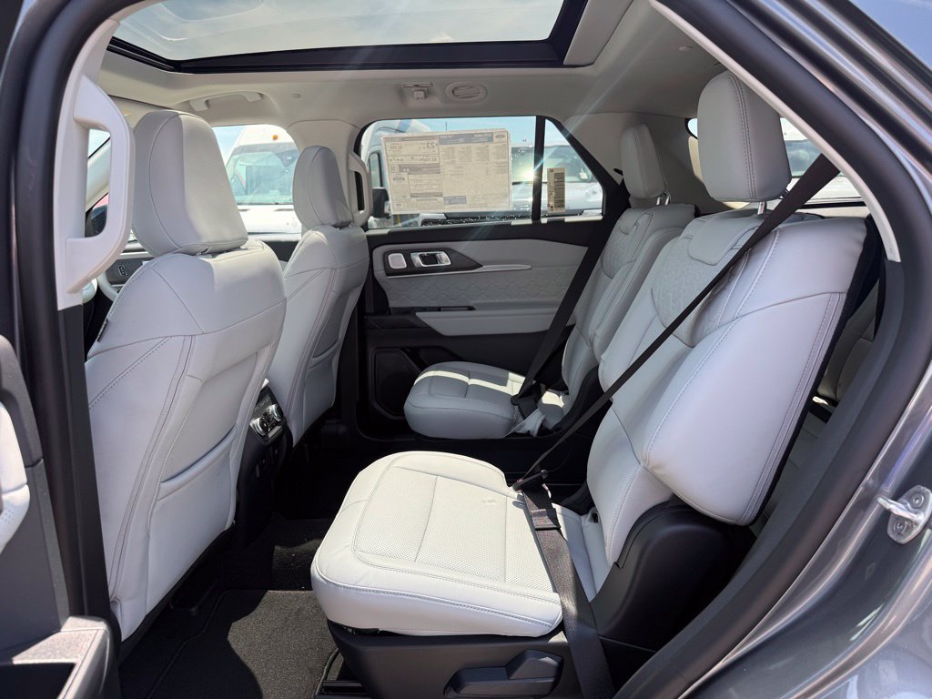 New 2026 Ford Explorer Platinum w/ LUX Leather Package AWD/4WD image 11