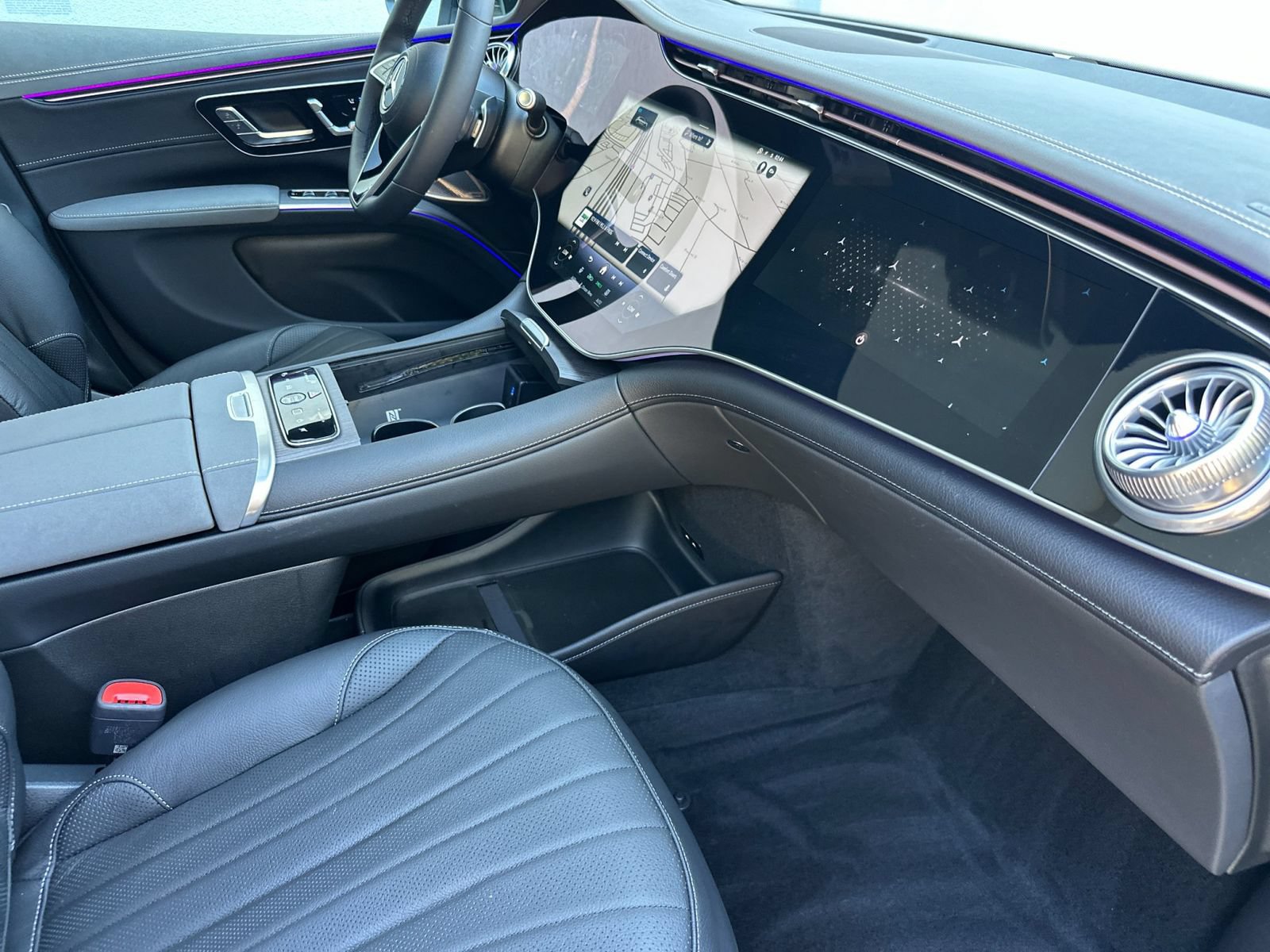 New 2026 Mercedes-Benz EQS 400 4MATIC SUV image 16