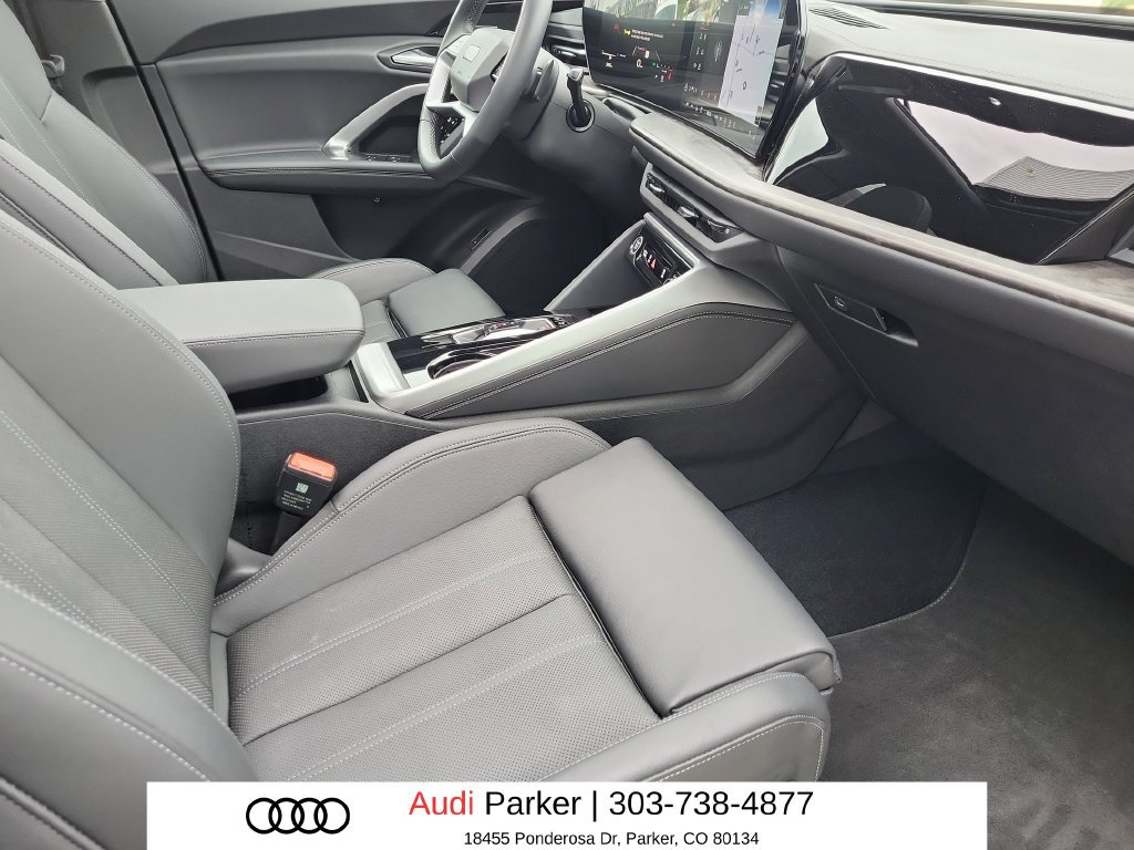 Used 2025 Audi Q5 Premium Plus w/ Premium Plus AWD/4WD image 12