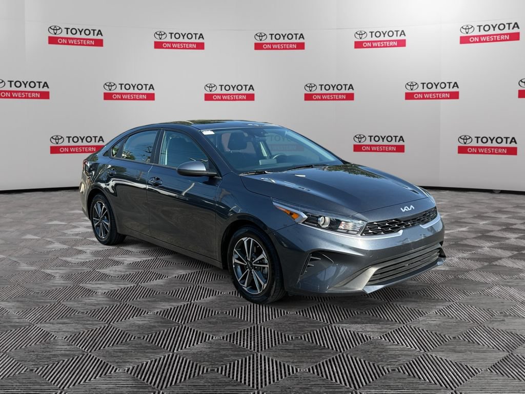 Used 2024 Kia Forte LXS FWD image 3