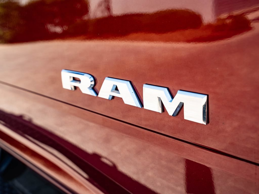 Used 2022 RAM 2500 Big Horn w/ Level C Equiment Group AWD/4WD image 17