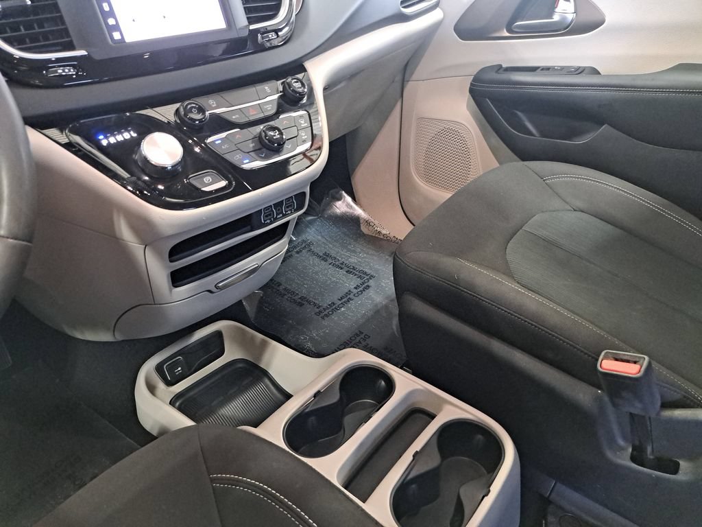 Used 2023 Chrysler Voyager LX FWD image 25