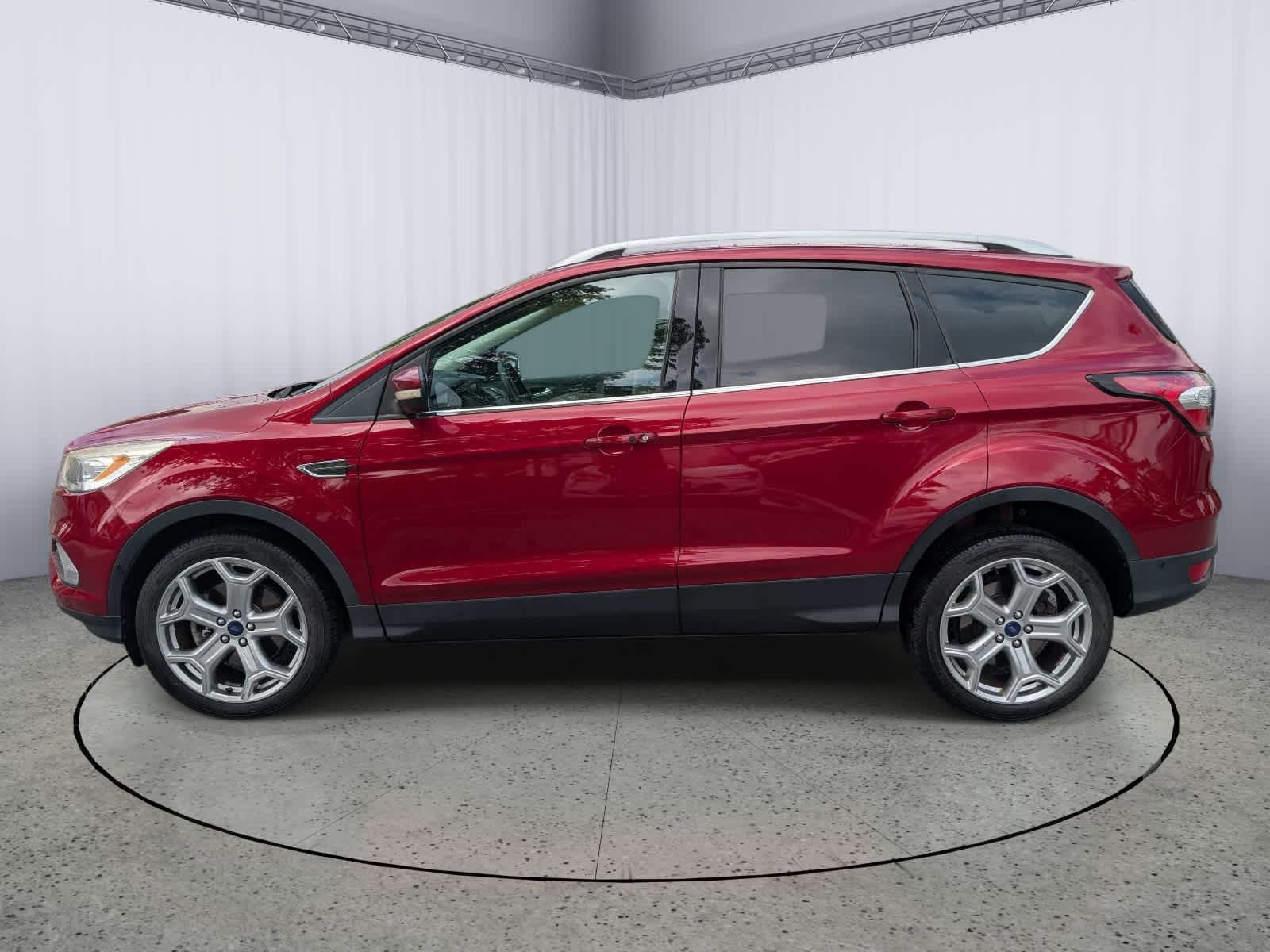 Used 2018 Ford Escape Titanium w/ Ford Safe & Smart Package AWD/4WD image 5