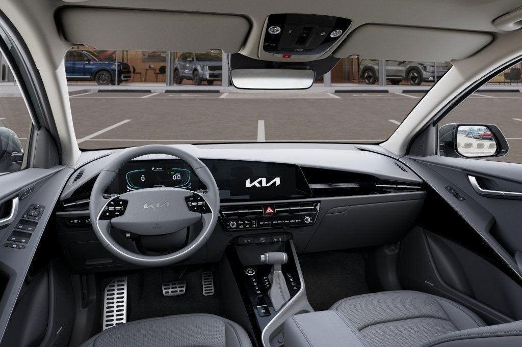 New 2025 Kia Niro SX Touring image 29