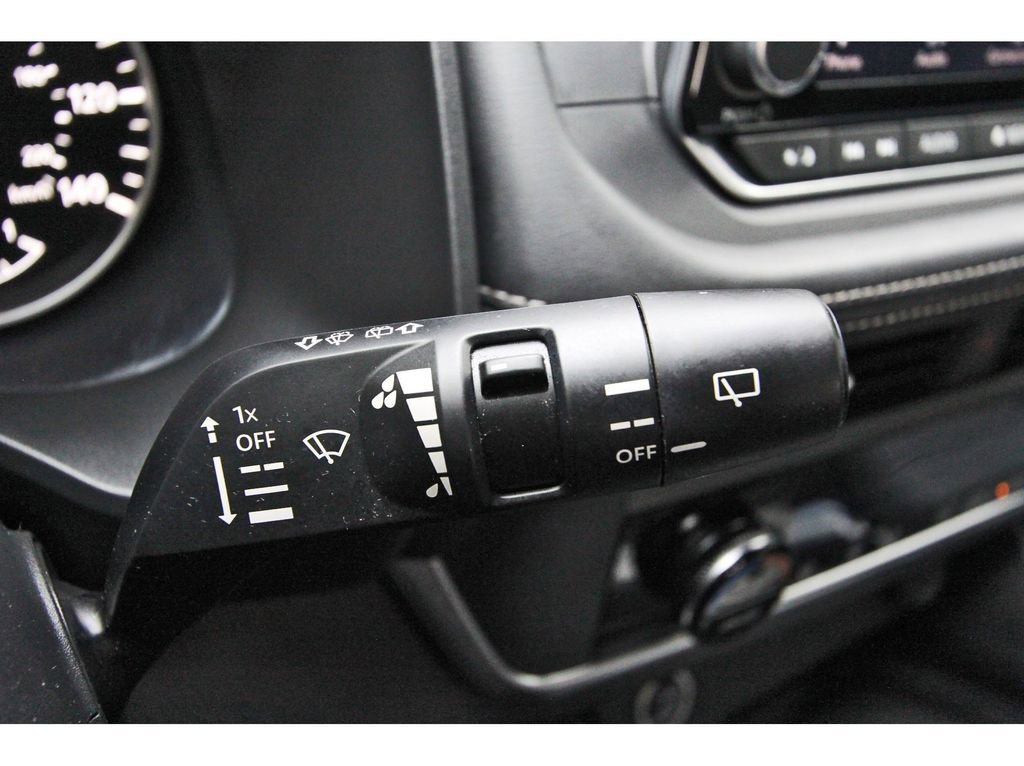 Used 2023 Nissan Rogue SV FWD image 18