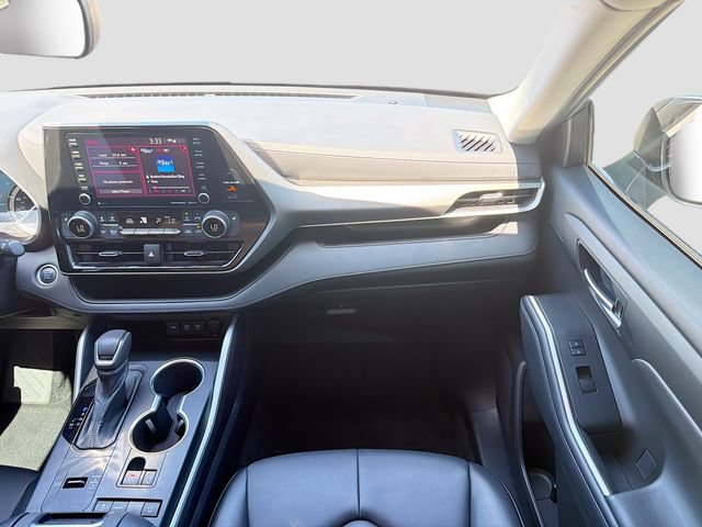 Used 2021 Toyota Highlander XLE FWD image 18