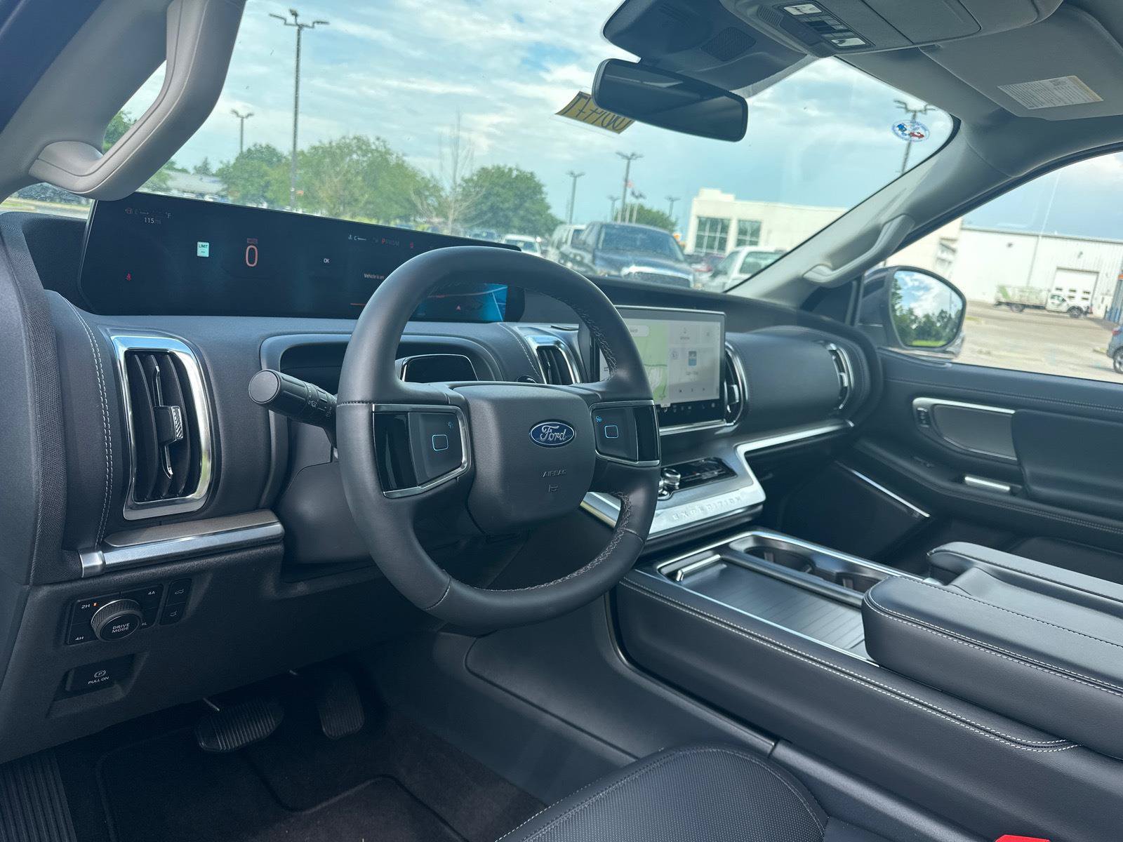 New 2026 Ford Expedition Platinum w/ Driver's Package AWD/4WD image 6