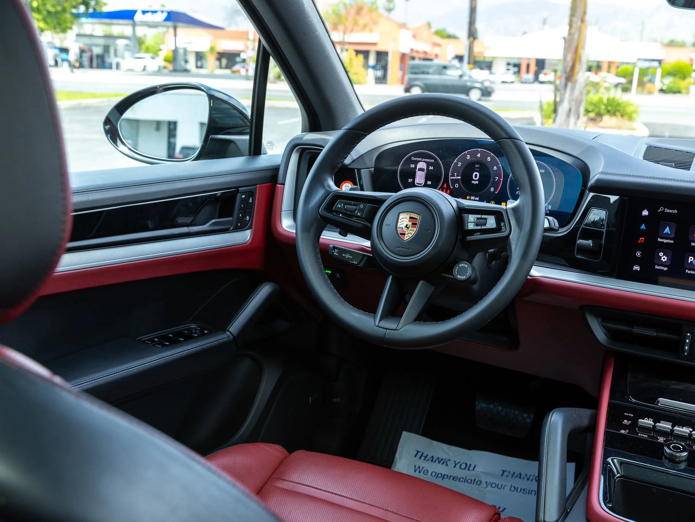 Used 2024 Porsche Cayenne image 34